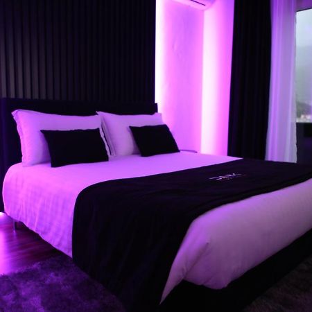 Dark Boutique Hotel Shkoze 外观 照片