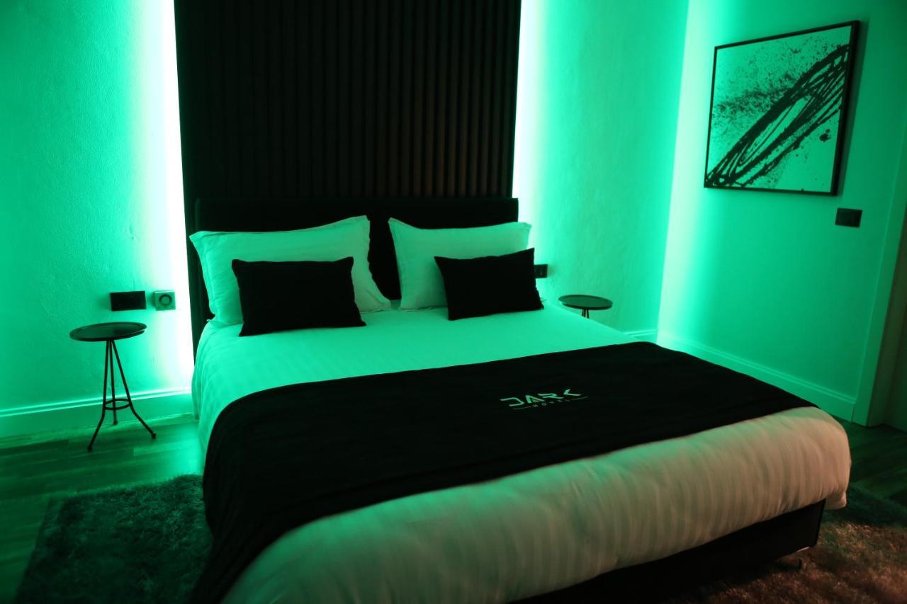 Dark Boutique Hotel Shkoze 外观 照片
