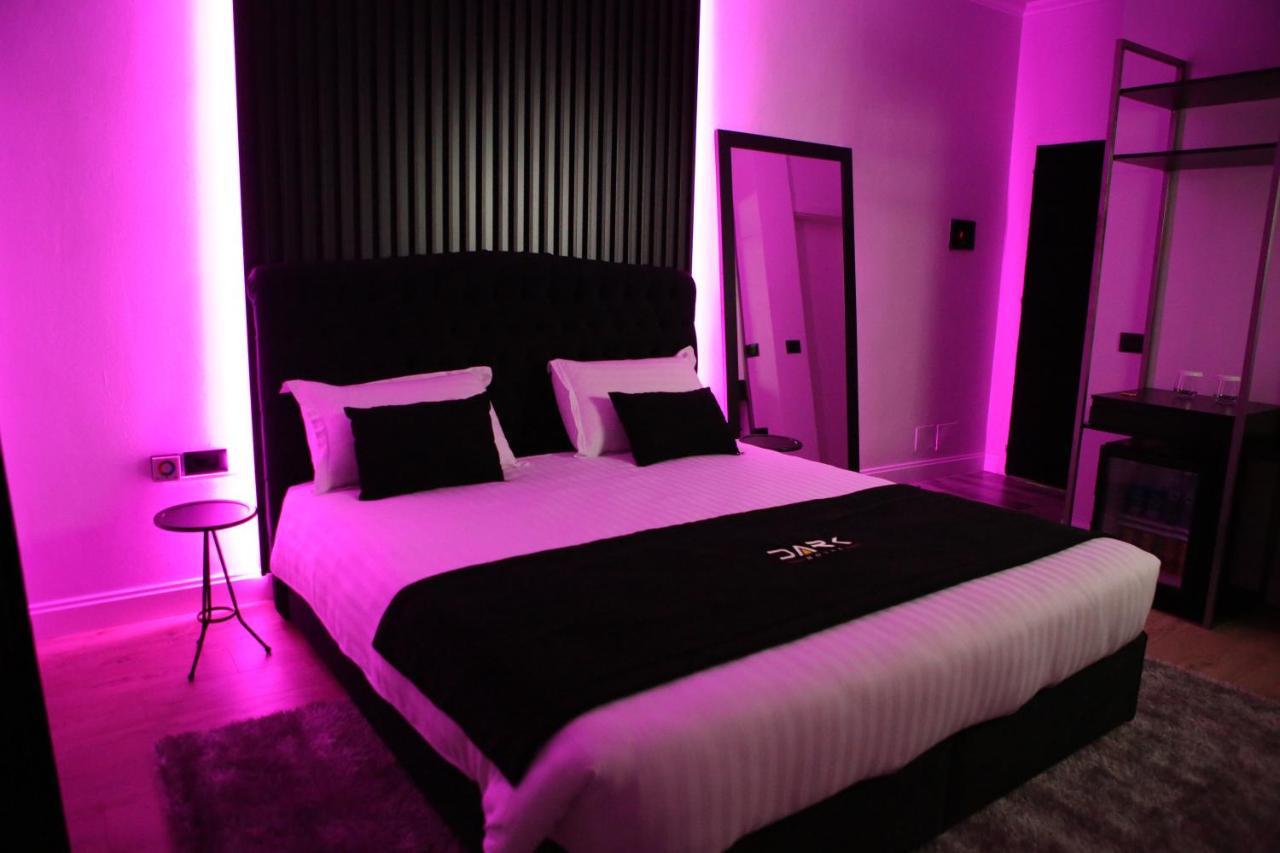 Dark Boutique Hotel Shkoze 外观 照片