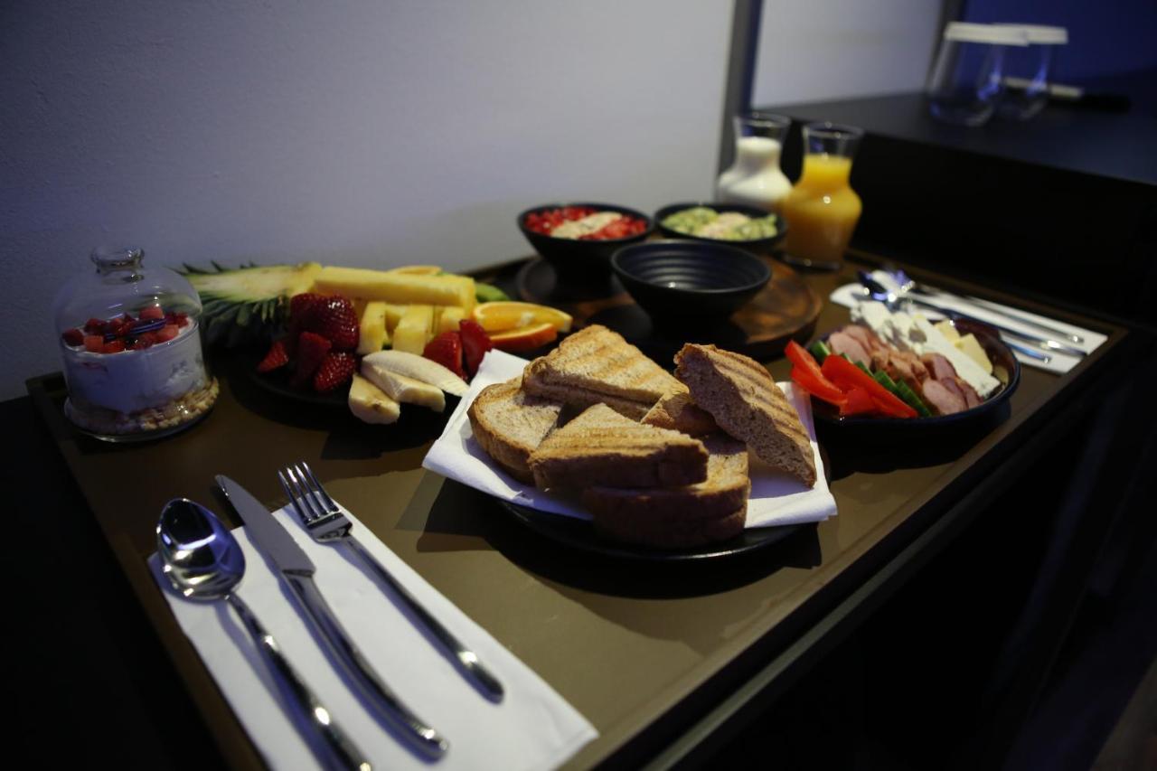 Dark Boutique Hotel Shkoze 外观 照片