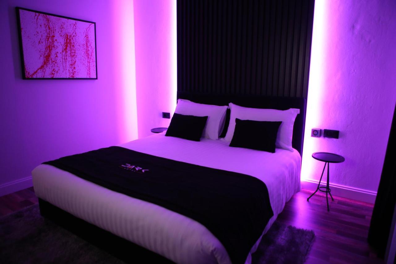 Dark Boutique Hotel Shkoze 外观 照片