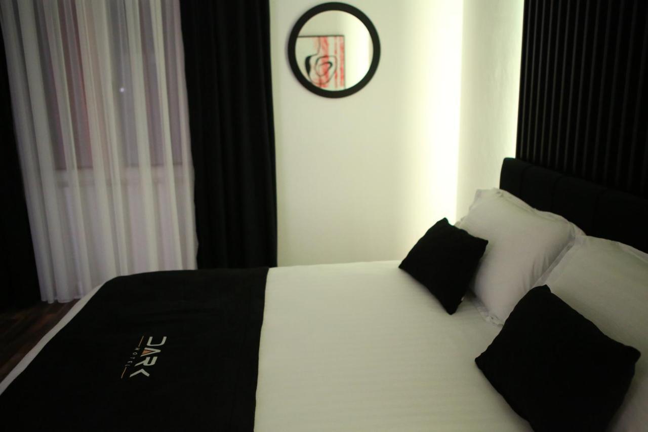 Dark Boutique Hotel Shkoze 外观 照片