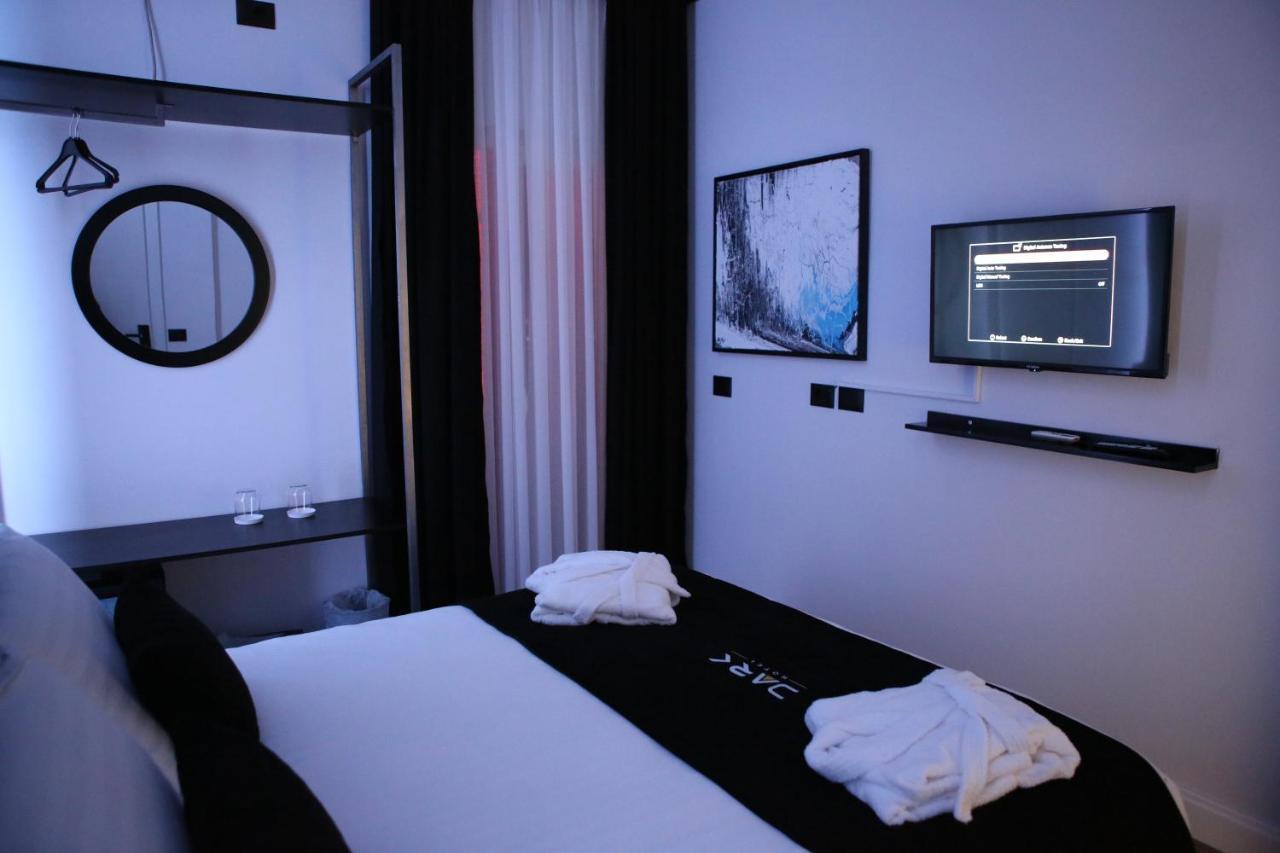 Dark Boutique Hotel Shkoze 外观 照片