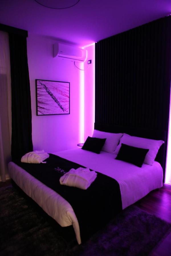 Dark Boutique Hotel Shkoze 外观 照片